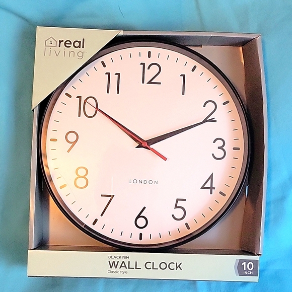 🆕️ Real Living 10" Clock ⏰️ - Picture 1 of 2